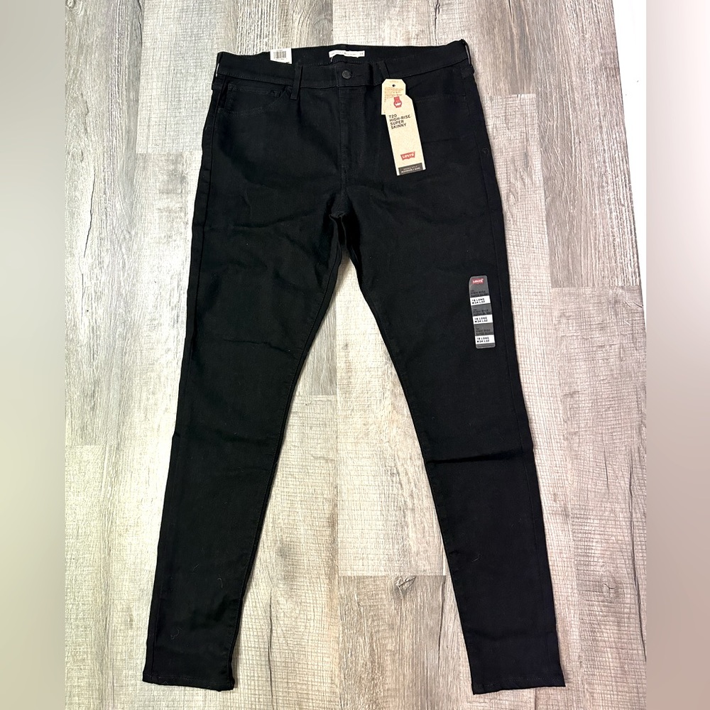 NWT Black Levi 720 High Rise Super Skinny Size 34